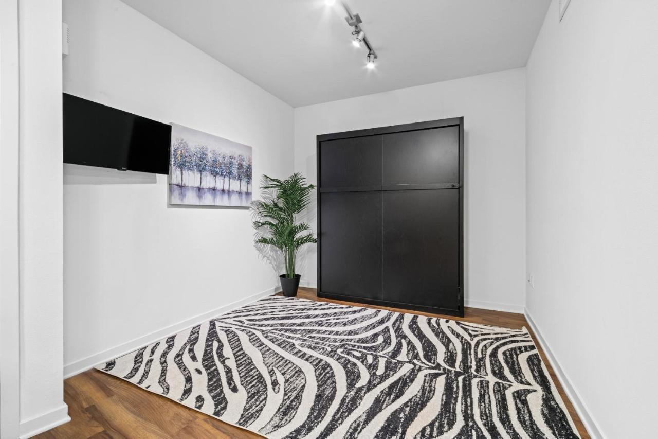 Beverly Grove Chic City Oasis 2 Bedroom Apt With Den 138 Los Angeles Esterno foto