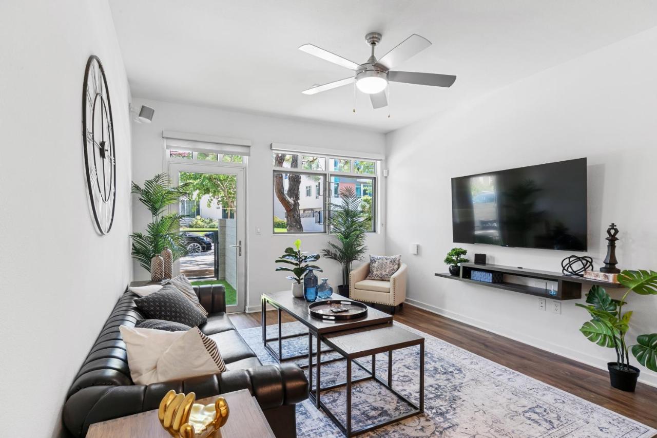 Beverly Grove Chic City Oasis 2 Bedroom Apt With Den 138 Los Angeles Esterno foto