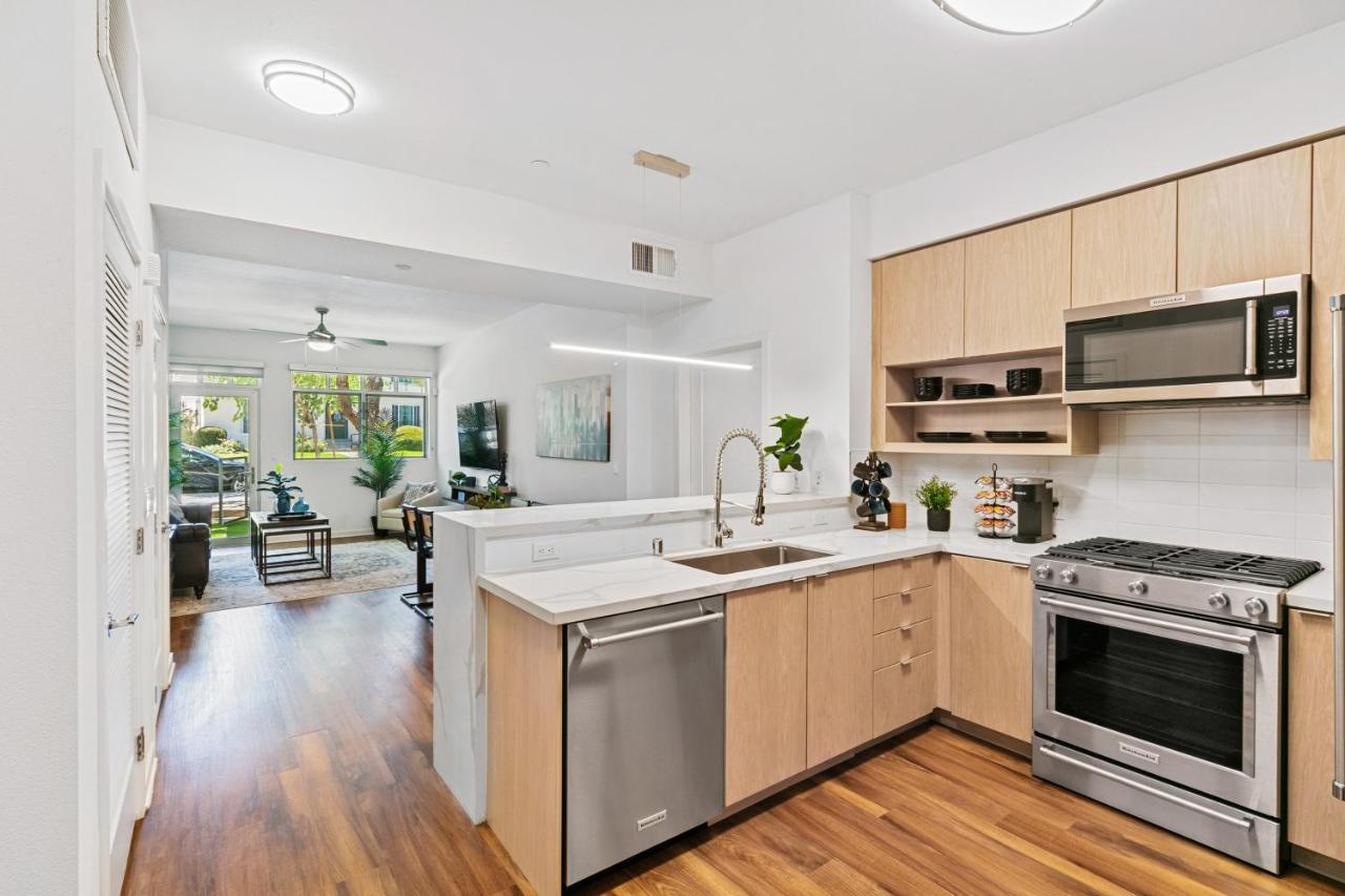 Beverly Grove Chic City Oasis 2 Bedroom Apt With Den 138 Los Angeles Esterno foto