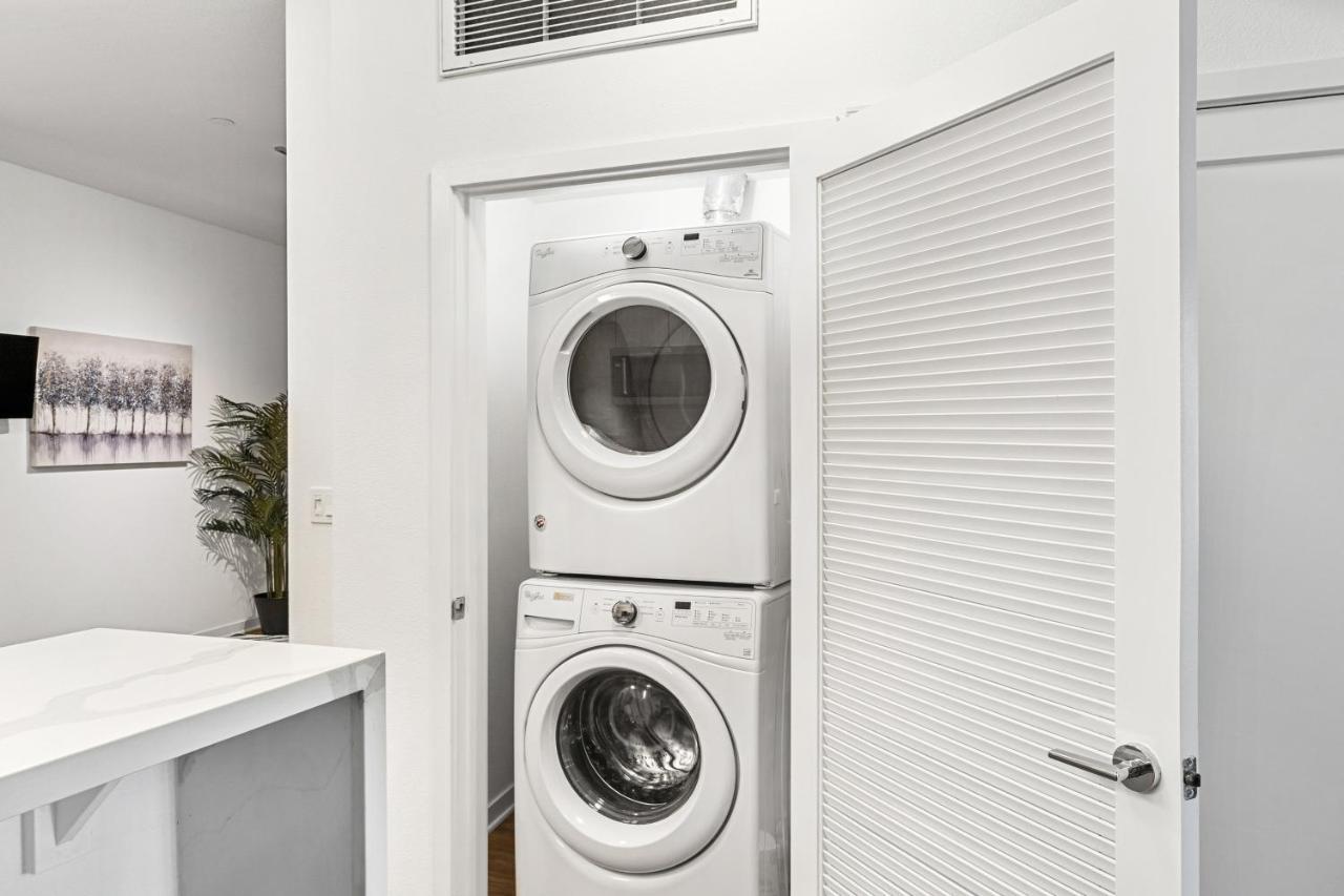 Beverly Grove Chic City Oasis 2 Bedroom Apt With Den 138 Los Angeles Esterno foto