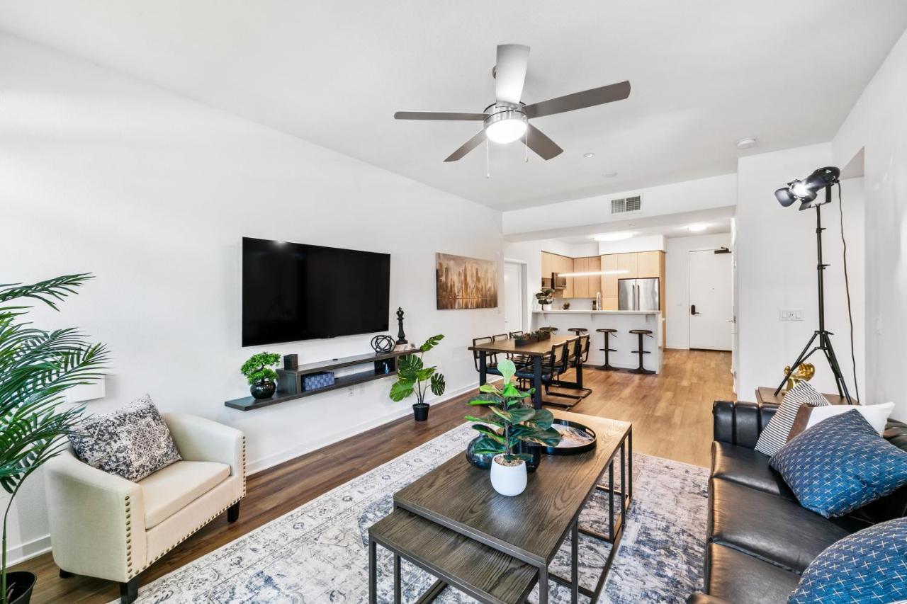 Beverly Grove Chic City Oasis 2 Bedroom Apt With Den 138 Los Angeles Esterno foto