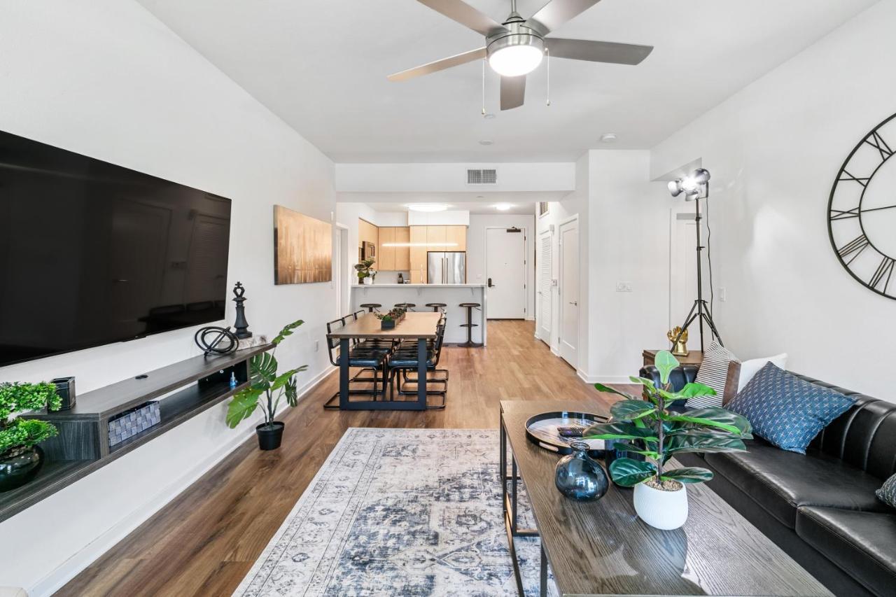 Beverly Grove Chic City Oasis 2 Bedroom Apt With Den 138 Los Angeles Esterno foto