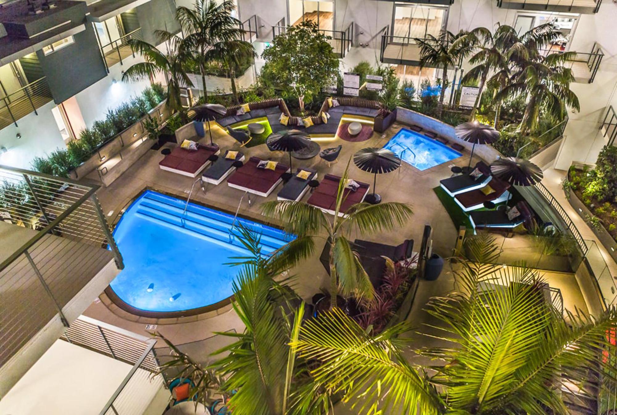 Beverly Grove Chic City Oasis 2 Bedroom Apt With Den 138 Los Angeles Esterno foto